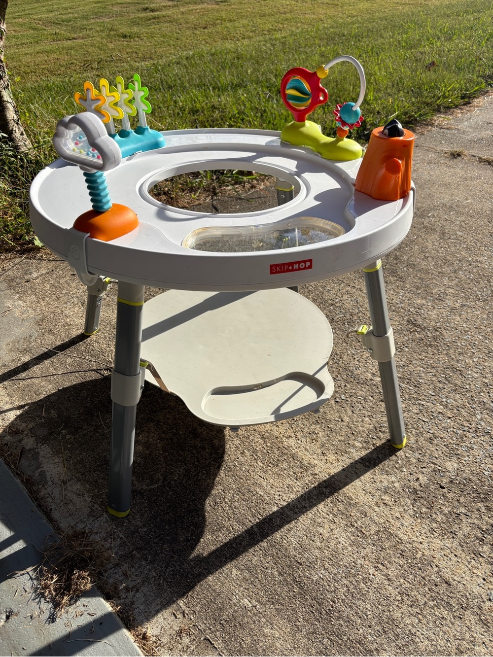 Skip Hop Activity Table - Picture 3 of 3